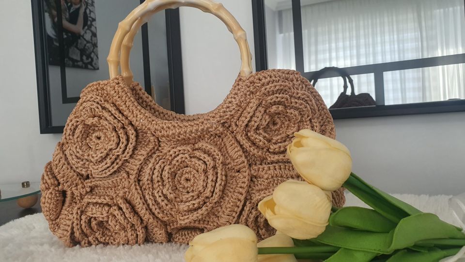 Gül Motifli Çanta
