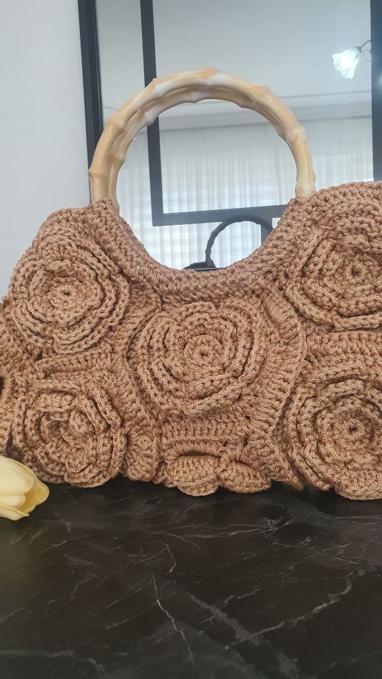 Gül Motifli Çanta