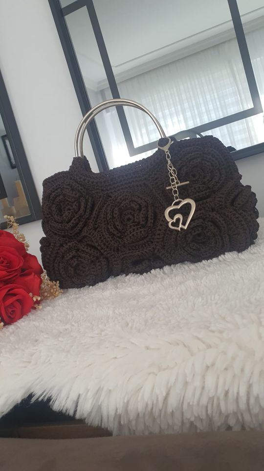 Gül Motifli Çanta
